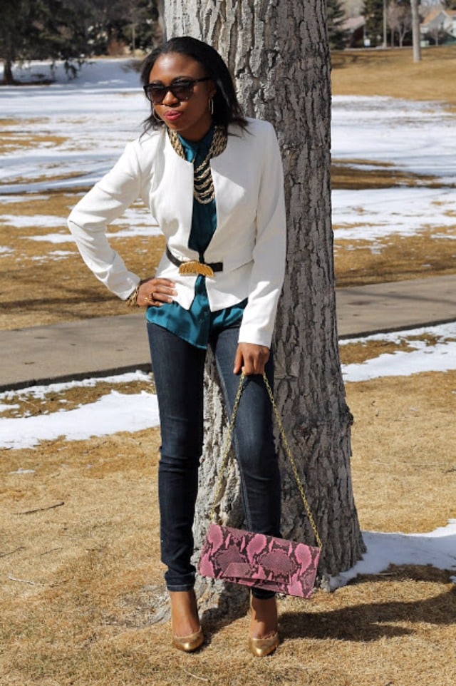 white blazer and skinny jeans