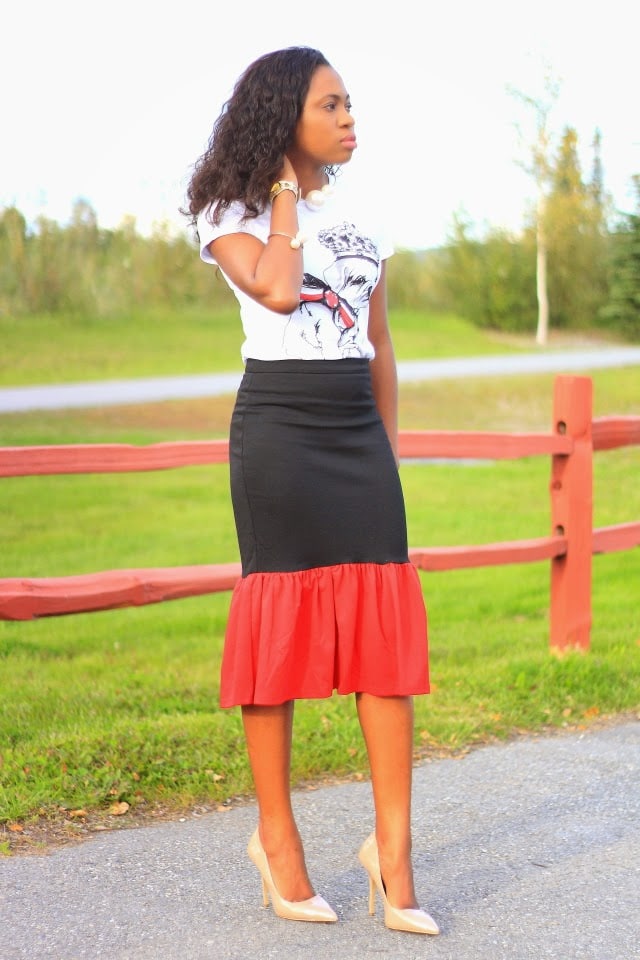 Weekday Chic: Peplum skirt + Nude pumps | A stylish work appropriate look. Wearing a lovely graphic tee and a peplum midi skirt complete with a classic nude pumps. Fashion blogger | Office look | Office style