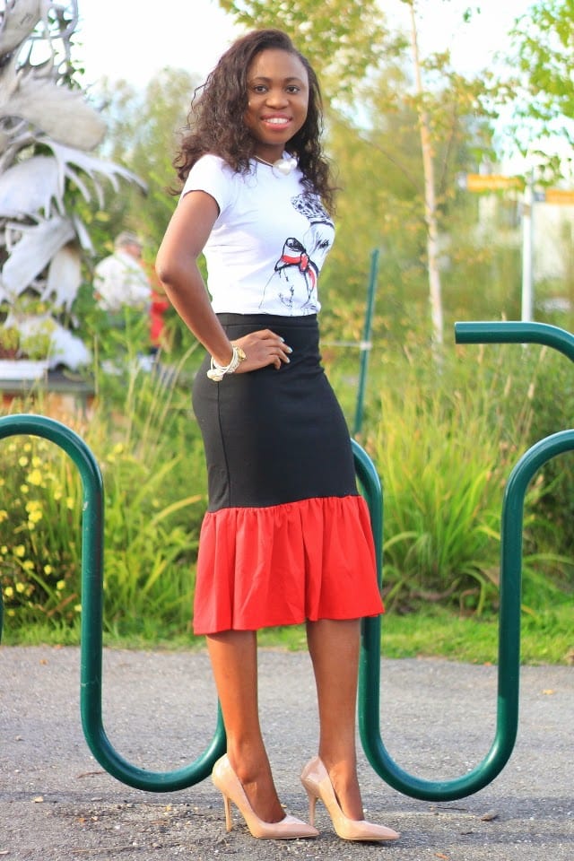 Weekday Chic: Peplum skirt + Nude pumps | A stylish work appropriate look. Wearing a lovely graphic tee and a peplum midi skirt complete with a classic nude pumps. Fashion blogger | Office look | Office style