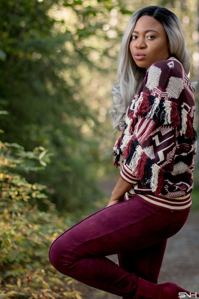 Wine/burgundy is a hot color this fall and winter. Check out these fashion bloggers wine outfit inspiration. 