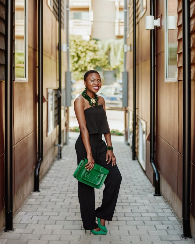 Cute fall outfits: black sleeveless jumpsuit