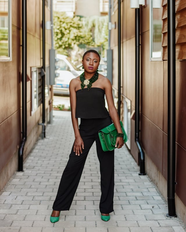 Black oufit: black sleeveless jumpsuit