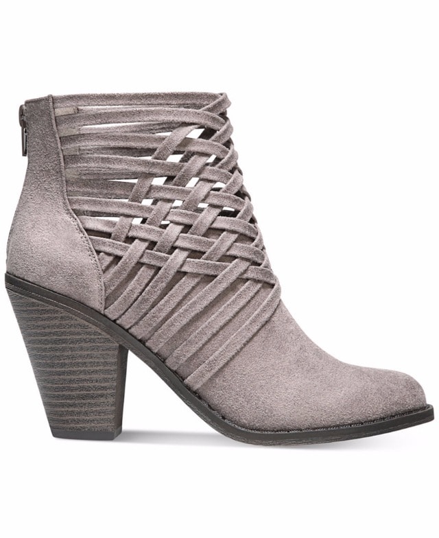 50 Trendy Fall Booties under $50 | Searching for cute, trendy and affordable ankle booties for fall? Find the most stylish fall boots from cutout booties and tie-up booties, to classic stacked heels bootie, Western boots, and wedges from some of the best known fast fashion brands. All of these amazing styles in one place (+ where to get them). Click to see all!