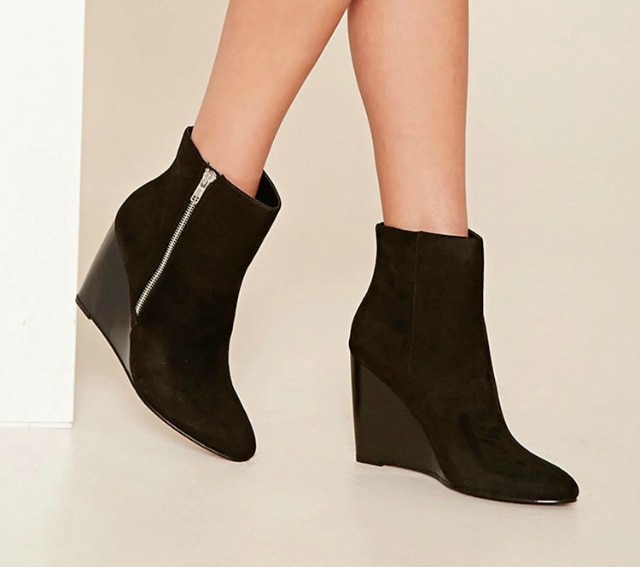 50 Trendy Fall Booties under $50 | Searching for cute, trendy and affordable ankle booties for fall? Find the most stylish fall boots from cutout booties and tie-up booties, to classic stacked heels bootie, Western boots, and wedges from some of the best known fast fashion brands. All of these amazing styles in one place (+ where to get them). Click to see all!