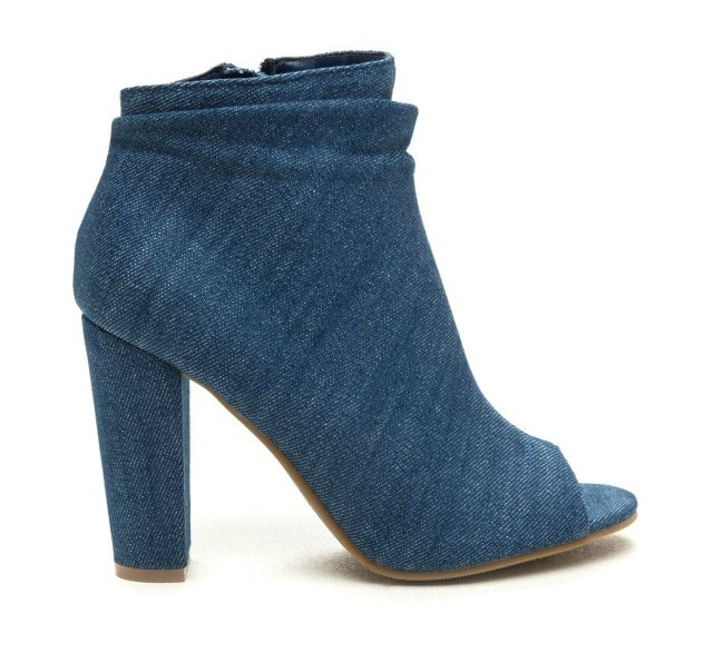 50 Trendy Fall Booties under $50 | Searching for cute, trendy and affordable ankle booties for fall? Find the most stylish fall boots from cutout booties and tie-up booties, to classic stacked heels bootie, Western boots, and wedges from some of the best known fast fashion brands. All of these amazing styles in one place (+ where to get them). Click to see all!