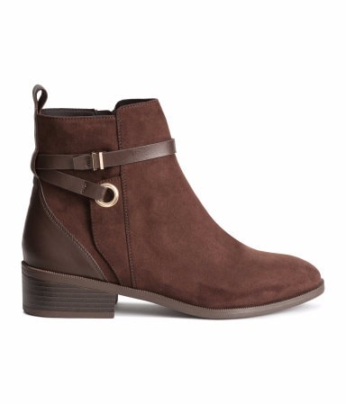 50 Trendy Fall Booties under $50 | Searching for cute, trendy and affordable ankle booties for fall? Find the most stylish fall boots from cutout booties and tie-up booties, to classic stacked heels bootie, Western boots, and wedges from some of the best known fast fashion brands. All of these amazing styles in one place (+ where to get them). Click to see all!