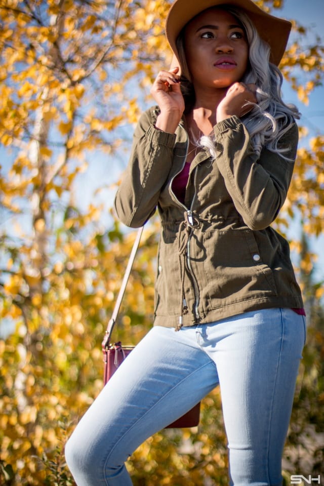 Fashion blogger, Louisa Moje shares her Old Navy 50 States 50 Styles look wearing Old Navy skinny jeans, tan floppy hat and ballet flats, olive outerwear jacket, burgundy purse and tank.