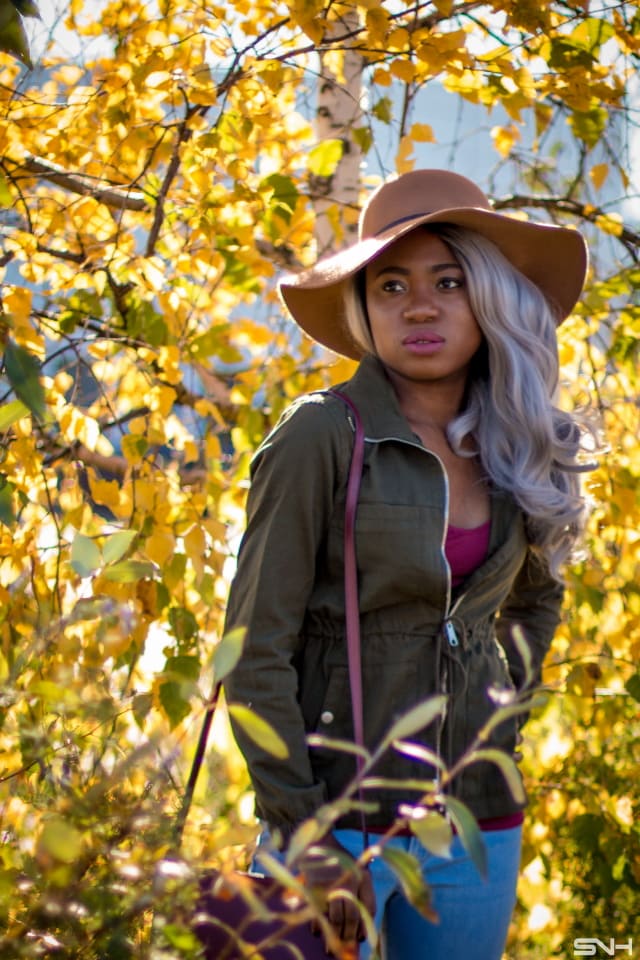 Fashion blogger, Louisa Moje shares her Old Navy 50 States 50 Styles look wearing Old Navy skinny jeans, tan floppy hat and ballet flats, olive outerwear jacket, burgundy purse and tank.