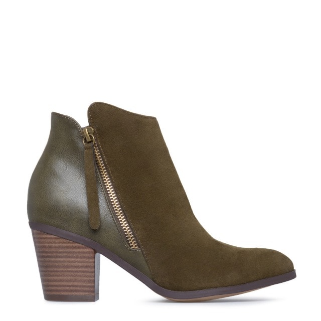 50 Trendy Fall Booties under $50 | Searching for cute, trendy and affordable ankle booties for fall? Find the most stylish fall boots from cutout booties and tie-up booties, to classic stacked heels bootie, Western boots, and wedges from some of the best known fast fashion brands. All of these amazing styles in one place (+ where to get them). Click to see all!