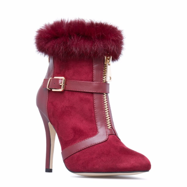 50 Trendy Fall Booties under $50 | Searching for cute, trendy and affordable ankle booties for fall? Find the most stylish fall boots from cutout booties and tie-up booties, to classic stacked heels bootie, Western boots, and wedges from some of the best known fast fashion brands. All of these amazing styles in one place (+ where to get them). Click to see all!