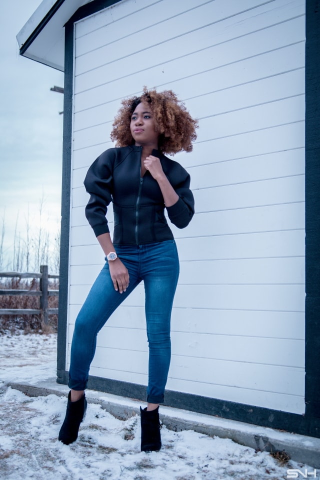 Neoprene Bomber Jacket for Fall | Need some styling inspiration for this futuristic piece of clothing? Visit the blog to see how you can rock neoprene fashion this season. She paired the minimalistic Alexander Wang x H&M bomber jacket with a pair of high-waisted skinny jeans and a chic pair of ankle boots. Check it out!