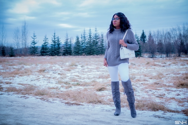 Stay warm in cozy oversized knit sweater this fall. Perfect knitwear to add to your wardrobe.