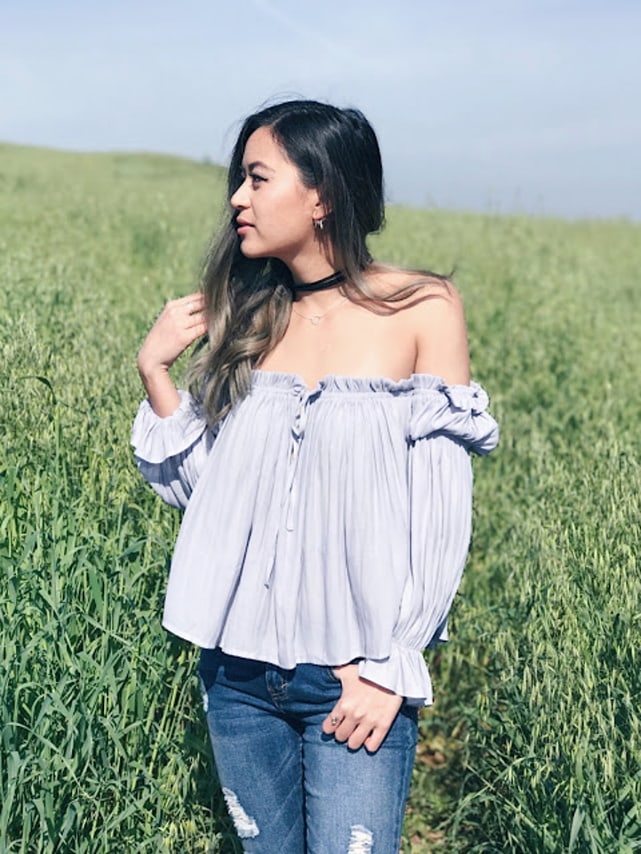 40+ Ways to Wear Off The Shoulder Top This Season | Get inspired on how to serve serious hotness in an off the shoulder top outfit for these stylish fashionistas. off the shoulder top, off the shoulder top outfit, off the shoulder top diy, off the shoulder top summer, off the shoulder top outfit casual, off the shoulder tops & dresses, off the shoulder tops, off The Shoulder Top sweaters.