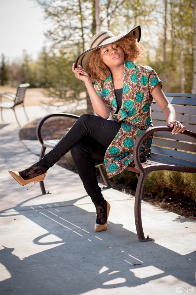 OMG! I need her entire look. The short sleeve African print lapel coat is a super stylish way to rock coats even in the summer. Love how she paired it with a stunning wide brim hat and a sexy pair of ankle lace socks. All about Ankara jackets | African prints | Nigerian fashion | African fashion | African print clothes | ankara jackets | Dashiki Dress | African clothing | Dashiki skirt | African print styles | African print dress | African attire |