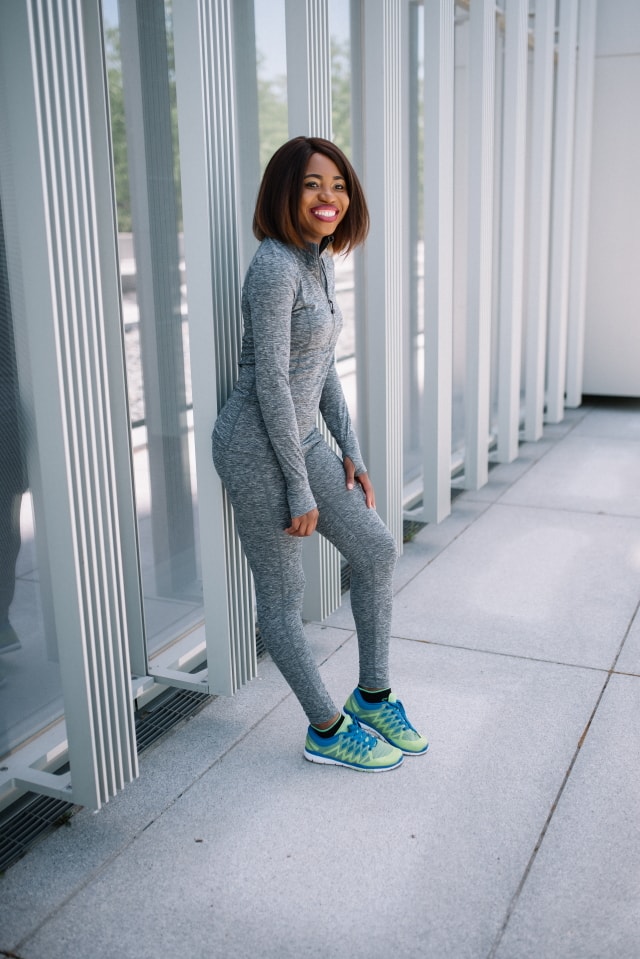 A simple and chic exercise wear that easily transitions into a comfortable day attire. Fashion blogger, Louisa of La Passion Voutee takes on the athletic look with an unbiased review of Terramar Sports outdoor clothes. athleisure wear, yoga pants, athleisure clothing, sportwear, workout wear, athleisure trend, womens workout clothes, workout clothes, athletic leisure wear, active wear, activewear.