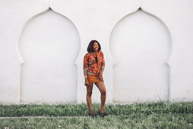 Can I have her entire look? Her African Print Bomber Jacket is a super stylish African print clothing. She wears it so well with that tan suede mini skirt and sexy flat bow flats. Ankara | Dutch wax | Kente | Kitenge | Dashiki | African print bomber jacket | African fashion | Ankara bomber jacket | African prints | Nigerian style | Ghanaian fashion | Senegal fashion | Kenya fashion | Nigerian fashion |