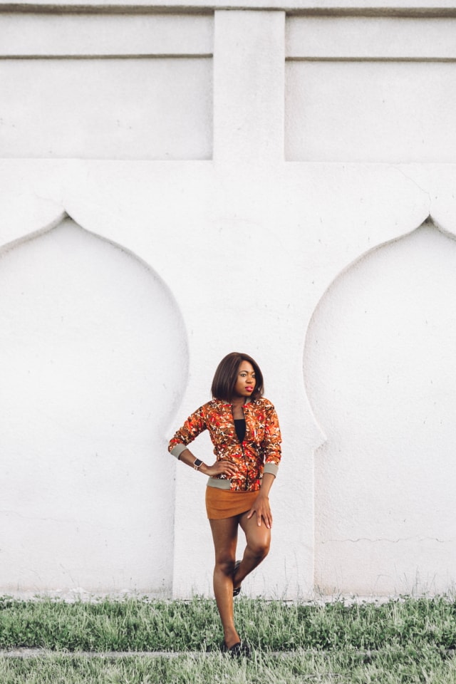 Can I have her entire look? Her African Print Bomber Jacket is a super stylish African print clothing. She wears it so well with that tan suede mini skirt and sexy flat bow flats. Ankara | Dutch wax | Kente | Kitenge | Dashiki | African print bomber jacket | African fashion | Ankara bomber jacket | African prints | Nigerian style | Ghanaian fashion | Senegal fashion | Kenya fashion | Nigerian fashion |