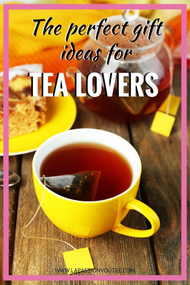 Explore 20 perfect gift ideas for tea lovers in your life. This comprehensive gift guide features 20 unique and affordable gift ideas for tea fans that’ll use for years to come. Click to view the complete gift guide for tea fans. gifts for her, gifts for him, small gift, hostess gift, gift for friends, gift for coworkers, handmade gift, appreciation gift. #giftguide