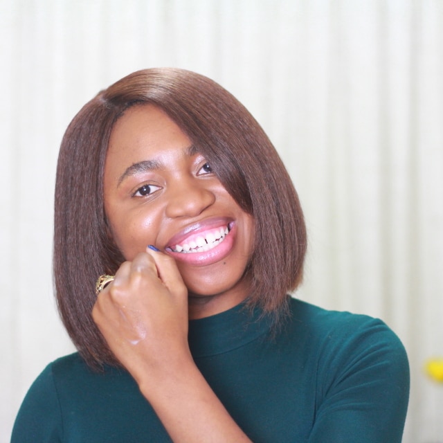 Beauty and skincare blogger, Louisa of La Passion Voutee shares a review and experience using the acclaimed Olay Regenerist Whip. Read on to discover what she had to say about this mystery facial moisturizer. #skincare #beauty 