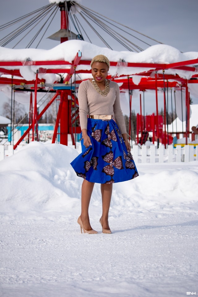 African print clothes got me feeling all excited. Louisa Moje, has come again with another fashionable look. She keeps it simple and classy with this elegant African print midi skirt by Yetunde Sarumi. This outfit can easily be transition to spring fashion and summer fashion. #ankara #africanprint #ankarafashion #springfashion