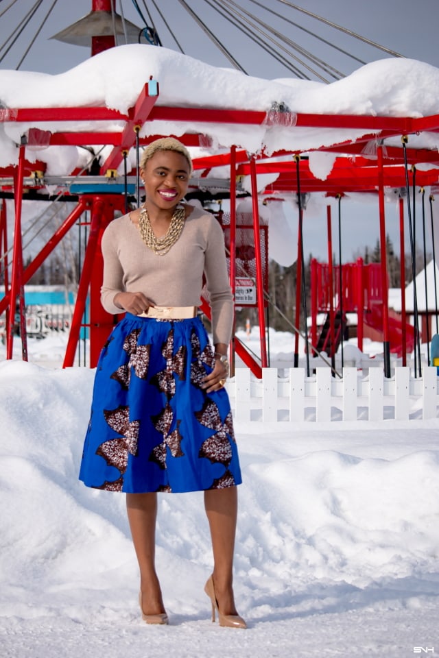 African print clothes got me feeling all excited. Louisa Moje, has come again with another fashionable look. She keeps it simple and classy with this elegant African print midi skirt by Yetunde Sarumi. This outfit can easily be transition to spring fashion and summer fashion. #ankara #africanprint #ankarafashion #springfashion