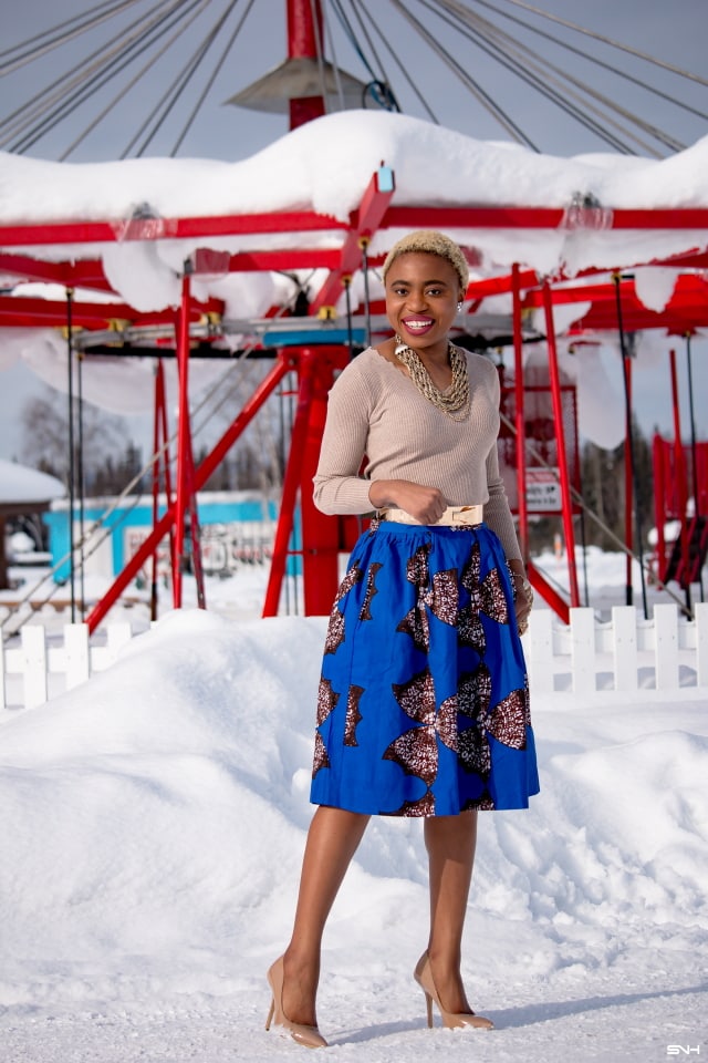 African print clothes got me feeling all excited. Louisa Moje, has come again with another fashionable look. She keeps it simple and classy with this elegant African print midi skirt by Yetunde Sarumi. This outfit can easily be transition to spring fashion and summer fashion. #ankara #africanprint #ankarafashion #springfashion