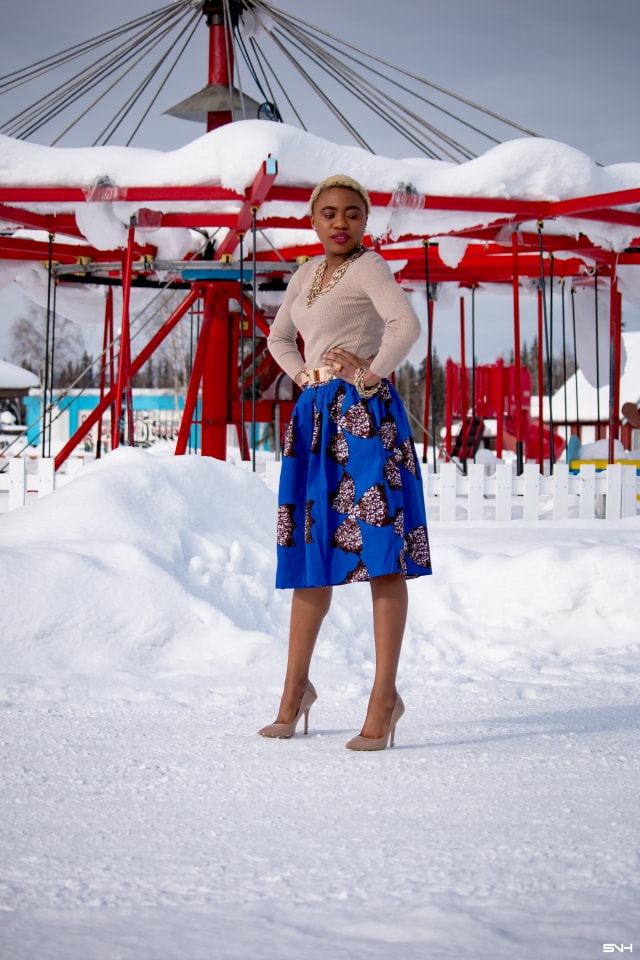 African print clothes got me feeling all excited. Louisa Moje, has come again with another fashionable look. She keeps it simple and classy with this elegant African print midi skirt by Yetunde Sarumi. This outfit can easily be transition to spring fashion and summer fashion. #ankara #africanprint #ankarafashion #springfashion