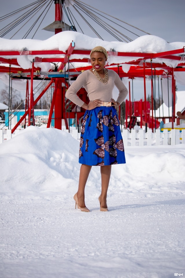 African print clothes got me feeling all excited. Louisa Moje, has come again with another fashionable look. She keeps it simple and classy with this elegant African print midi skirt by Yetunde Sarumi. This outfit can easily be transition to spring fashion and summer fashion. #ankara #africanprint #ankarafashion #springfashion