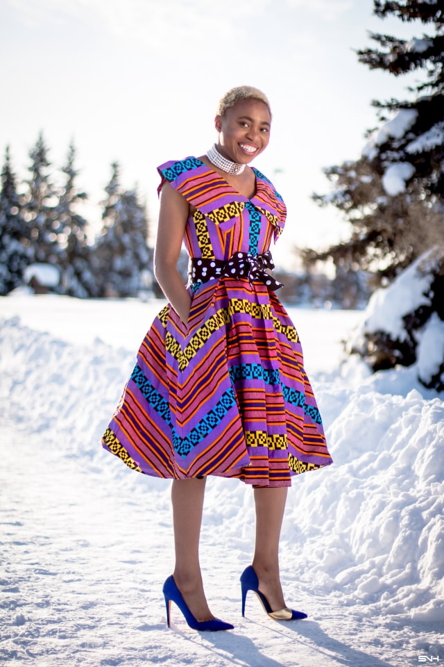 I need this ankara cape dress in my life! I've always known that African print were stunning but this style is a runway knockout. The perfect summer dress for weddings and special occassions. Can't wait to see the other African styles that Louisa shares as part of her 20+ days ankara fashion. #africanprint #ankarafashion #ankara #kente #wakanda