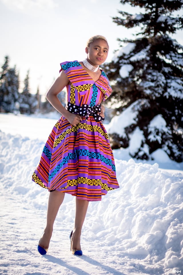 I need this ankara cape dress in my life! I've always known that African print were stunning but this style is a runway knockout. The perfect summer dress for weddings and special occassions. Can't wait to see the other African styles that Louisa shares as part of her 20+ days ankara fashion. #africanprint #ankarafashion #ankara #kente #wakanda