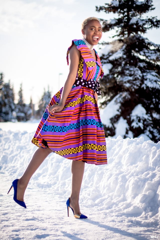 I need this ankara cape dress in my life! I've always known that African print were stunning but this style is a runway knockout. The perfect summer dress for weddings and special occassions. Can't wait to see the other African styles that Louisa shares as part of her 20+ days ankara fashion. #africanprint #ankarafashion #ankara #kente #wakanda