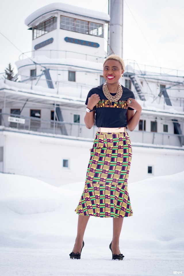 Finally found the perfect African print fashion. Simple, chic, vibrant and bold. This Kente mermaid pencil skirt has my name written on it. The stretchy, no-show new fabric used by this African print designer allows it conform to my curve. African print styles are definitely becoming popular in mainstream fashion and media. Love how she kept the look simple with that #melanin tee. #ankara #africanprint #ankarafashion #nigerian