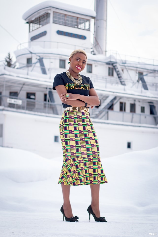 Finally found the perfect African print fashion. Simple, chic, vibrant and bold. This Kente mermaid pencil skirt has my name written on it. The stretchy, no-show new fabric used by this African print designer allows it conform to my curve. African print styles are definitely becoming popular in mainstream fashion and media. Love how she kept the look simple with that #melanin tee. #ankara #africanprint #ankarafashion #nigerian