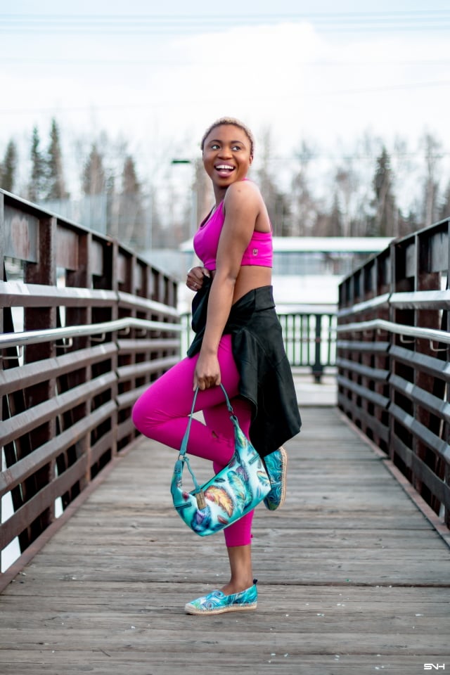 Curious about how to transition your athleisure look from workout to casual outfit? Fashion blogger, Louisa shares how she transform her workout look to a fun, chic and millennial-approved outfit with hand painted pieces from Anuschka! #athleisure #anuschka AD