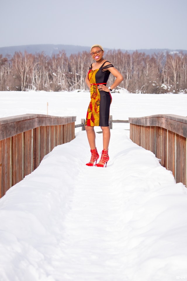 I'm quite obsessed with this African print off-shoulder dress. The stretchy fabric, multi-straps, and black tuxedo style creates a look that I love. The simple haircut, natural makeup, and clear sunnies is so clean and chic. This formal dress is perfect for any special occassion! #ankara #dashiki #kente