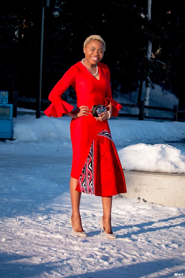 Turn heads and drop jaws looking like a million bucks in this ankara scuba sheath dress. Louisa Moje shares this one-of-a-kind neoprene midi dress as part of her 30 days series featuring stunning African print styles. Talk about a dress that hugs in all the right places! She brought the dress to life with a classic pearl necklace, embellished clutch and animal print leather pumps. #africanprint #ankarafashion