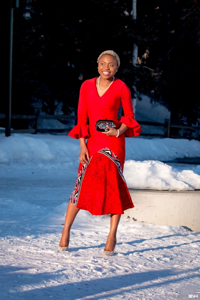 Turn heads and drop jaws looking like a million bucks in this ankara scuba sheath dress. Louisa Moje shares this one-of-a-kind neoprene midi dress as part of her 30 days series featuring stunning African print styles. Talk about a dress that hugs in all the right places! She brought the dress to life with a classic pearl necklace, embellished clutch and animal print leather pumps. #africanprint #ankarafashion