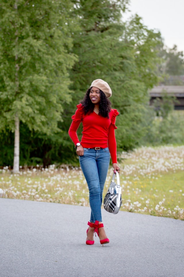 If you're at a loss on how to style a French beret right now, READ this post! For the longest time, I struggled to make a black beret look good on me like it did on others. Read on to find out 10 easy ways to wear a French beret this season + the latest trends in beret hat fashion and where to get them. #beret