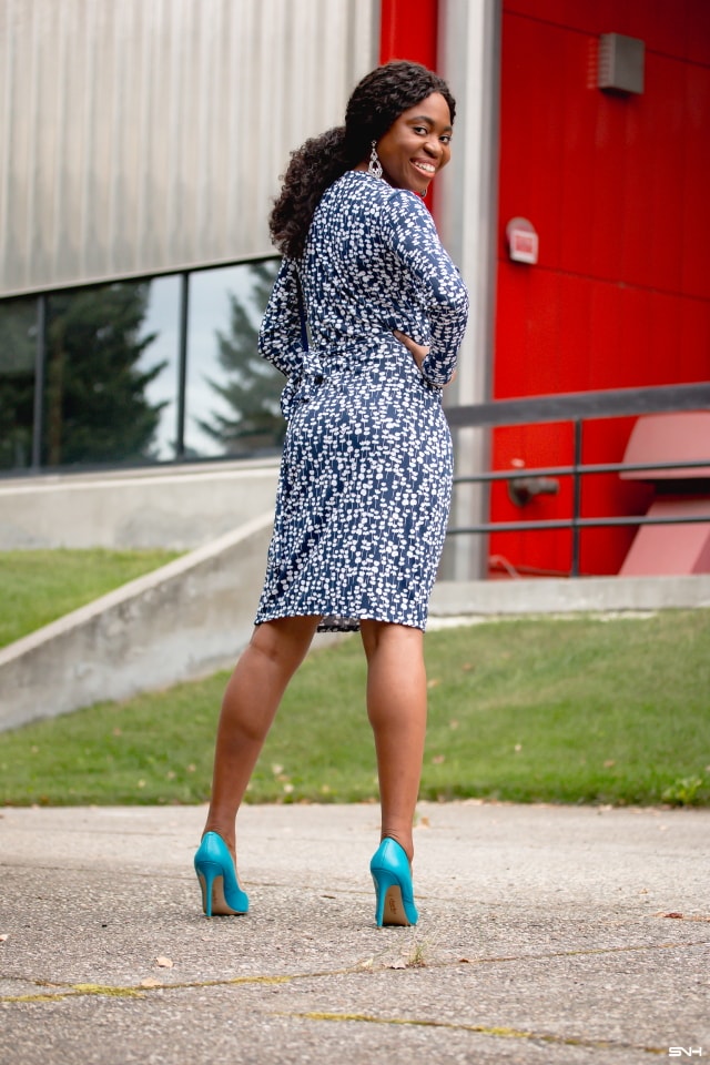 Styling this chic navy floral wrap dress in two simple ways today to show you how to get the most out of your wardrobe. Everyday style for women! Alaska fashion blogger, faux wrap dress, Amazon wrap dress, fall fashion, New Jersey fashion blogger, workwear, office style