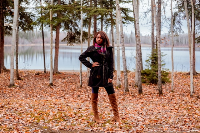 Stop scrolling! I found the best affordable over the knee boots for women and it’s available in both regular and wide width! And this pair of boots has the perfect block heel that makes it a great transitional OTK boots for summer to fall and fall to winter. Read to discover two unique ways to style this boots for fall and early winter. 