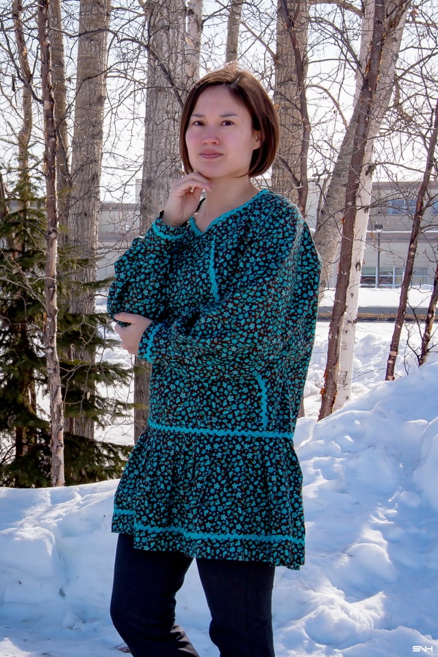 What is a Kuspuk? was the question I asked an Alaskan Native. I was curious to learn more about the origin of this lovely outfit. Unlike New York and Paris, Alaska fashion is alive and well. Here’s my first go at trying to look like a local in a Kuspuk aka Atikluk.