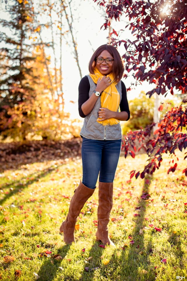 How to style a blanket scarf today. Discover the simplest ways to wear an oversized square scarf that anyone can pull off. PLUS a blanket scarf hack that ensures that your scarf has the perfect volume every single time.