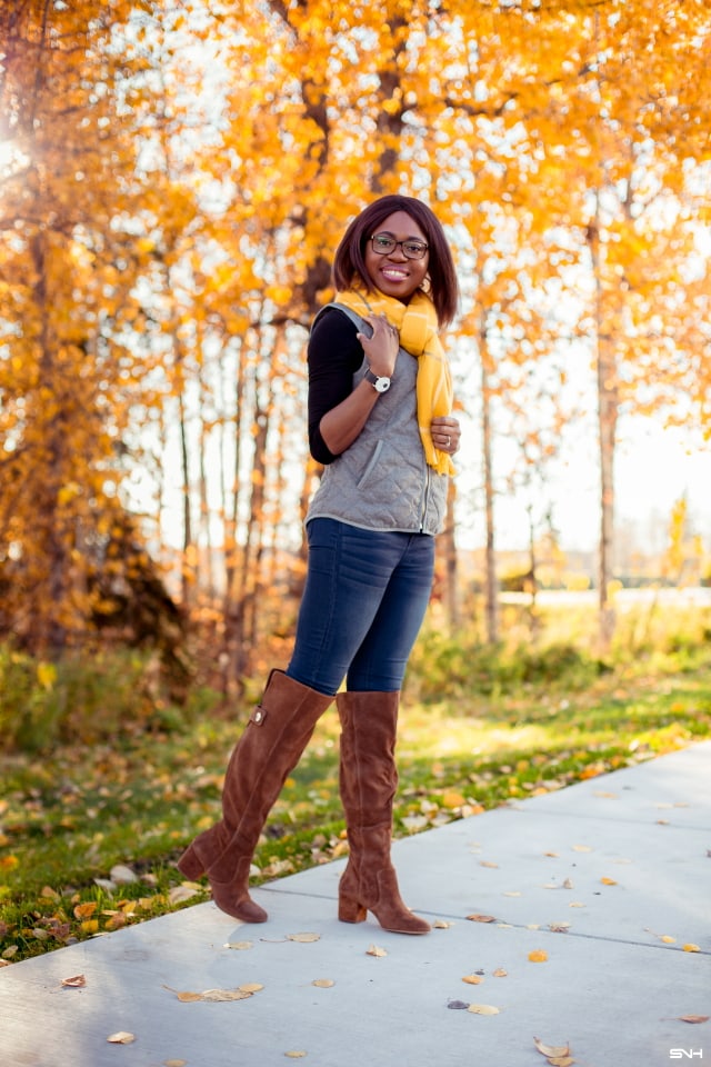 How to style a blanket scarf today. Discover the simplest ways to wear an oversized square scarf that anyone can pull off. PLUS a blanket scarf hack that ensures that your scarf has the perfect volume every single time.