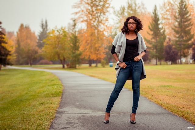 A shawl vest is a chic and affordable solution to dressing up boring, everyday clothing essentials. You’re going to love this clothing hack to help you get more wears out of clothes you already own. This post is all about how to wear a shawl vest in several ways, duster vest, draped vest, spring outfit for women, New Jersey fashion blogger, black style blogger