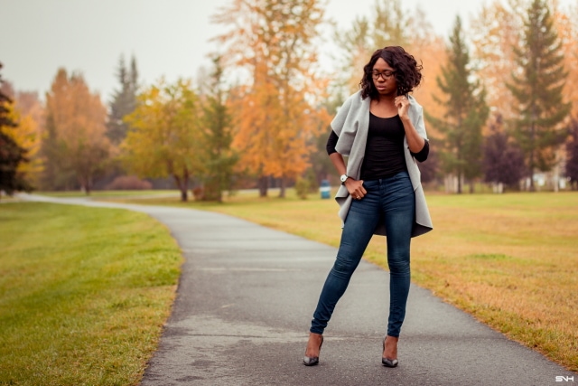 A shawl vest is a chic and affordable solution to dressing up boring, everyday clothing essentials. You’re going to love this clothing hack to help you get more wears out of clothes you already own. This post is all about how to wear a shawl vest in several ways, duster vest, draped vest, spring outfit for women, New Jersey fashion blogger, black style blogger