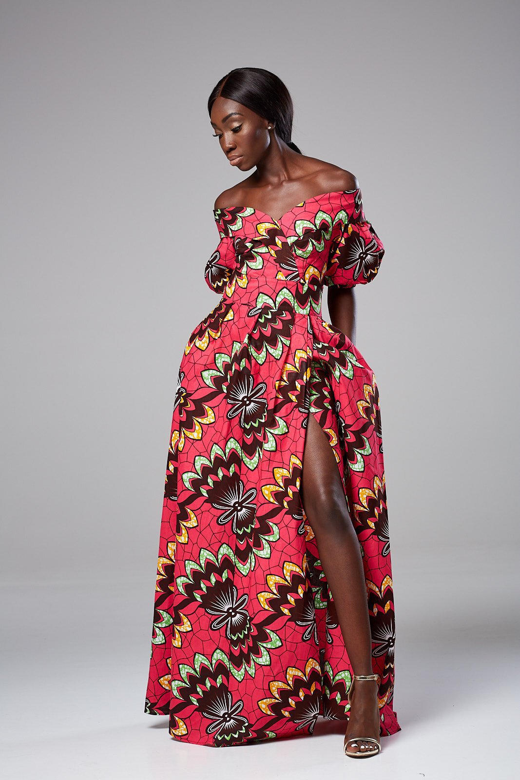 A roundup of the best African print dresses to add to your wardrobe this year. Wear these ankara dress styles to traditional weddings, prom dates, and religious ceremonies. Get details about each African attire to nail your African print fashion today. Click to see all! All about ankara Dutch wax, Kente, Kitenge, Dashiki. Africa fashion, African wear, African clothing. #africanprint #ankarastyles #africanfashion