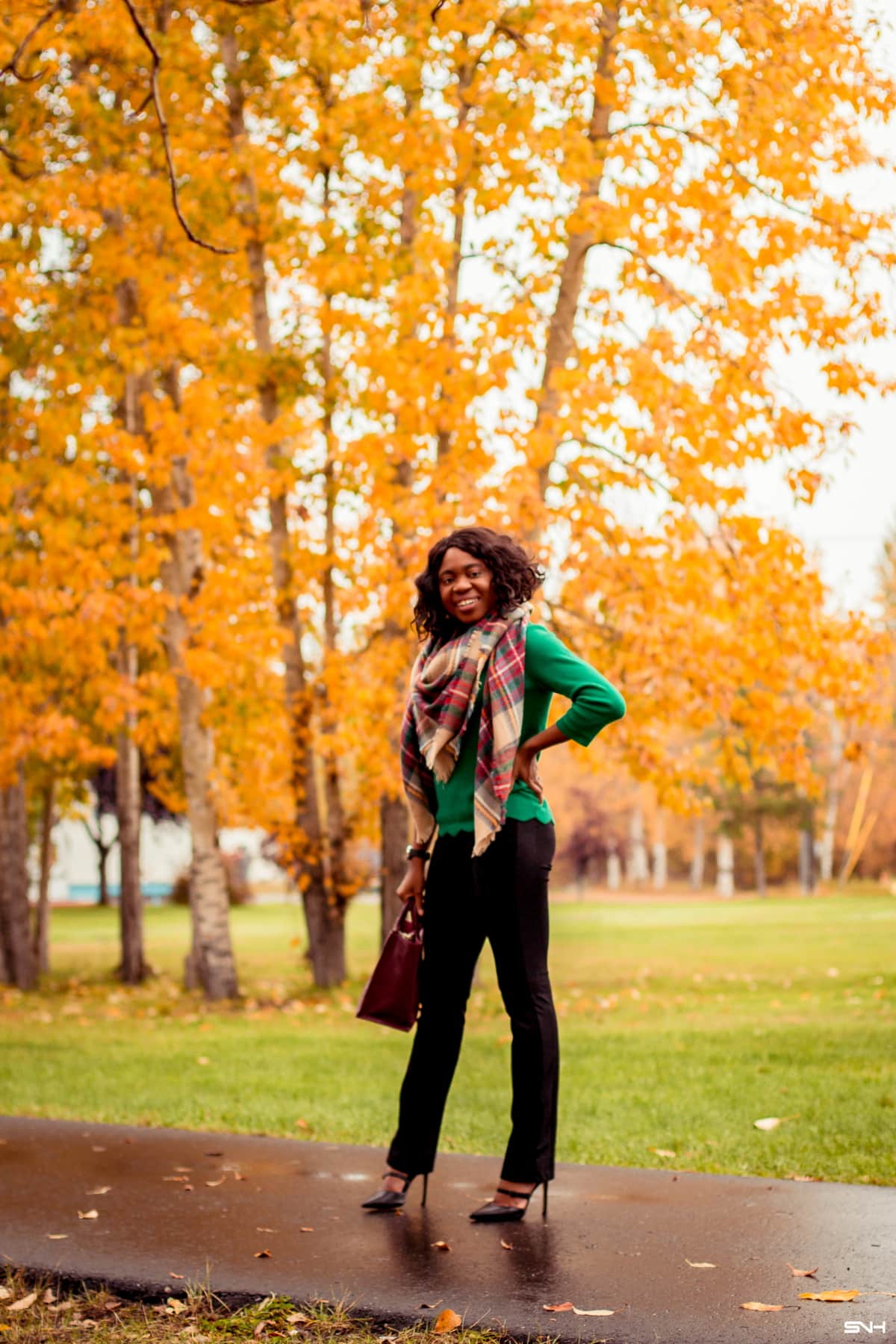 Style blogger, Louisa shows us how to style a Betabrand pants outfit. It's all in the details with a 3/4 sleeve scallop edge sweater, uber chic Betabrand yoga pants dress pants, a plaid blanket scarf (perfect for fall and winter), and a stylish pair of strappy heels. And if you want to know if Betabrand is worth the hype, you're gonna want to read this Betabrand pants review first. This post covers work style, dress pants, blanket scarf outfit #betabrand #fall #blanketscarf