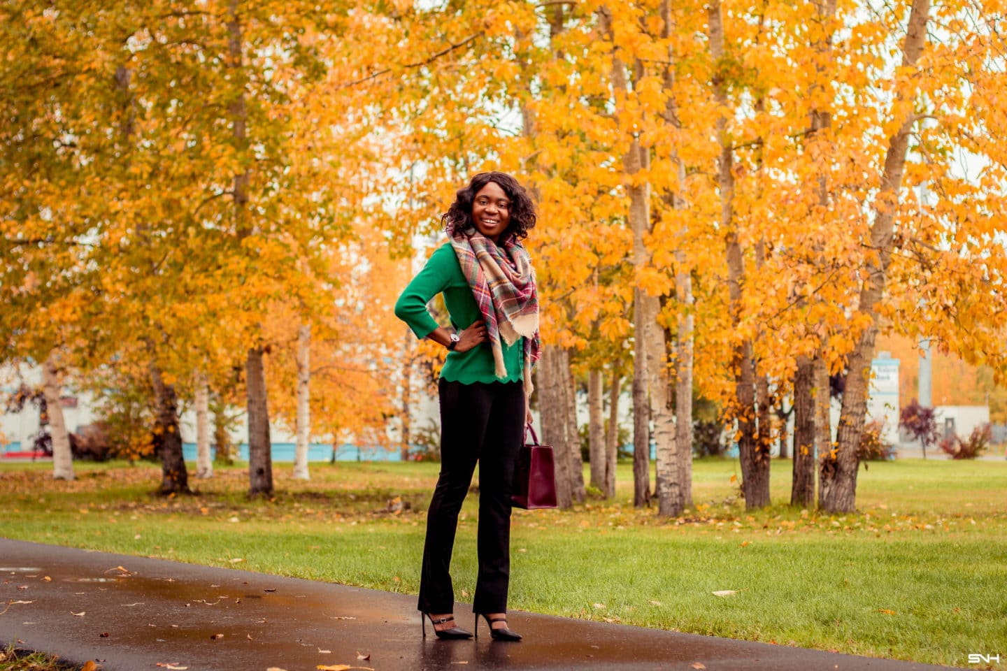 Style blogger, Louisa shows us how to style a Betabrand pants outfit. It's all in the details with a 3/4 sleeve scallop edge sweater, uber chic Betabrand yoga pants dress pants, a plaid blanket scarf (perfect for fall and winter), and a stylish pair of strappy heels. And if you want to know if Betabrand is worth the hype, you're gonna want to read this Betabrand pants review first. This post covers work style, dress pants, blanket scarf outfit #betabrand #fall #blanketscarf