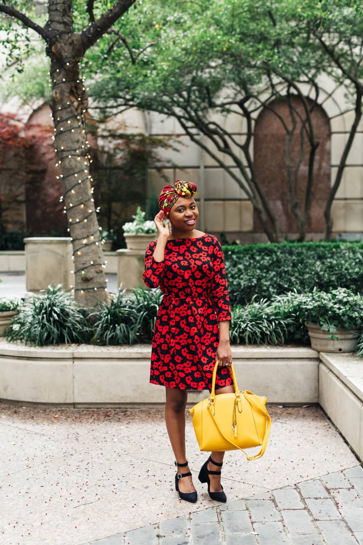 Sharing a stunning ankara scarf and summer dress outfit with you today. And a roundup of the best genuine ankara head ties and where to get them for cheap today. Keep reading to get the details. #africanfashionoutfits #summerstyle #ankarafashion #headwear