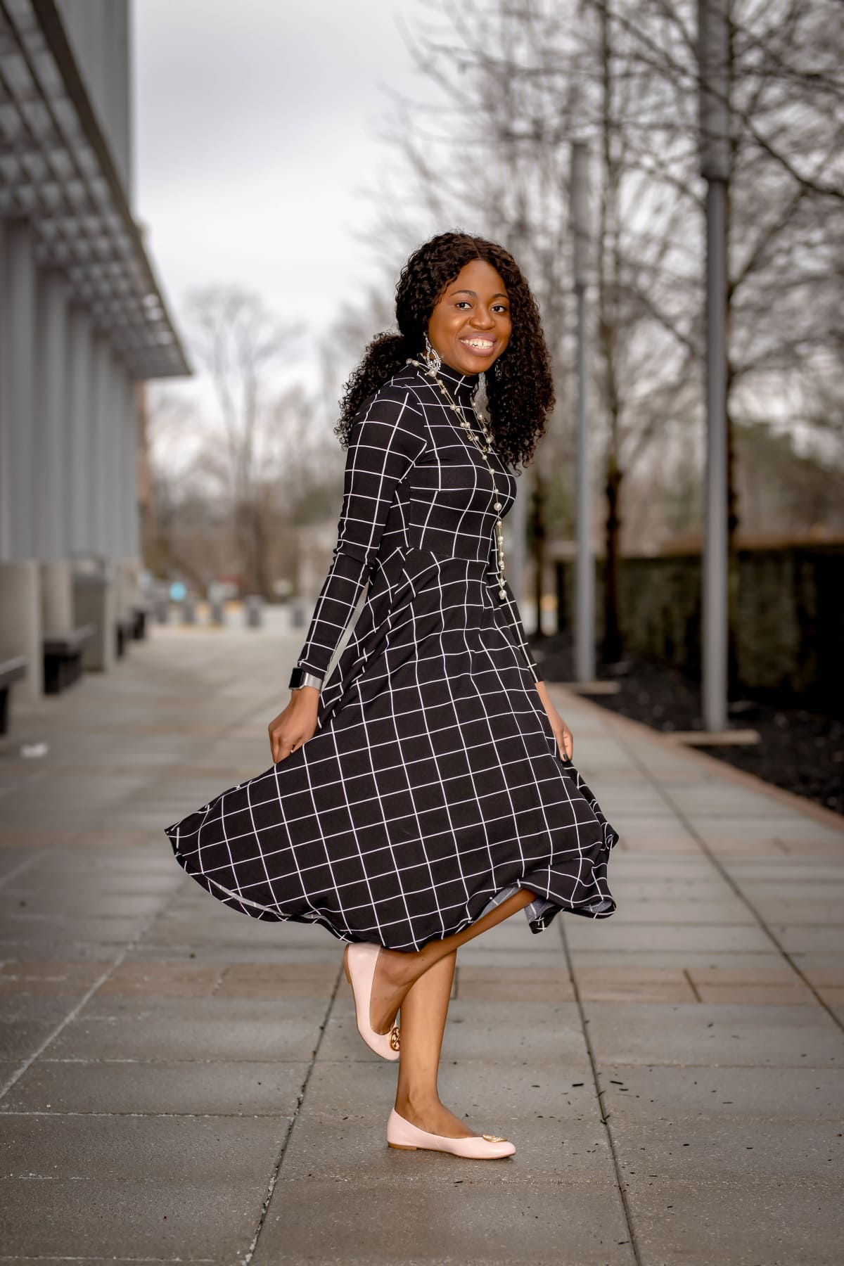 Finally an A-line dress that is both chic and affordable! Love how she styled this knee-length dress so effortlessly. Dress down with ballet flats and simple jewelry. Or dress up for date nights, wedding guest or special occasions with a pair of dress heels, statement jewelry and a small clutch. So many ways to rock this summer dress! All about #alinedress #dressoutfits #newjersey #weddingguest